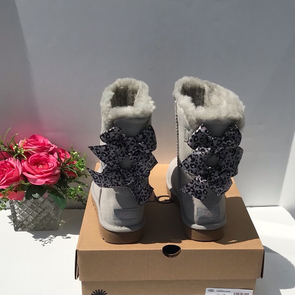 UGG Bailey Bow Leopard - Picture 2 of 10